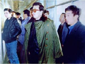 1993年12月時(shí)任河南省委書記、現(xiàn)任中央政治局常委的***視察我廠